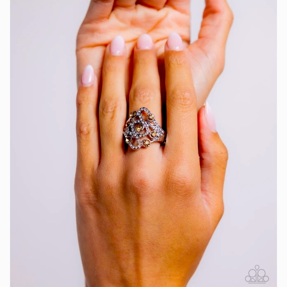 ⚪️🟤⚪️STUNNING❗️ PAPARAZZI “HIGH-CLASS HONOR” BROWN RING❗️⚪️🟤⚪️ - Picture 3 of 4